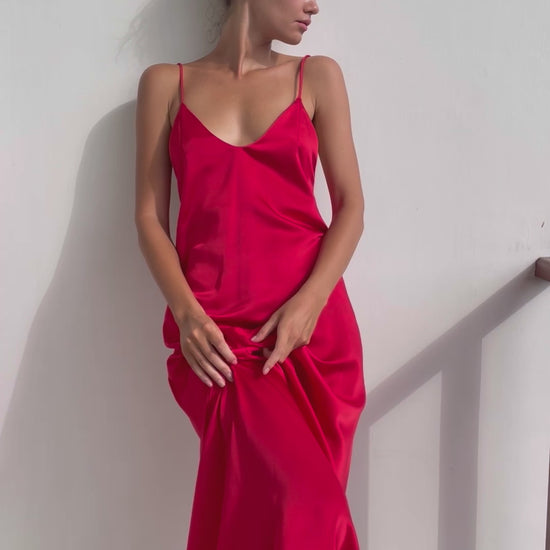 Helena Silki Dress in Red